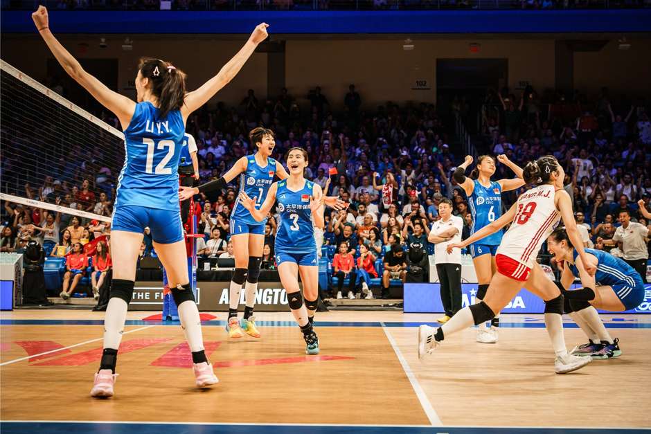 Vôlei feminino: Brasil vira sobre a China e volta a vencer no Mundial -  Massa News