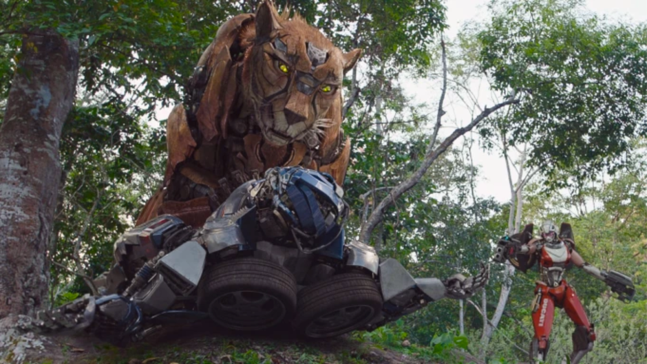 Franquia 'Transformers' terá pela primeira vez um filme estrelado por um  ator latino; Confira! - CinePOP