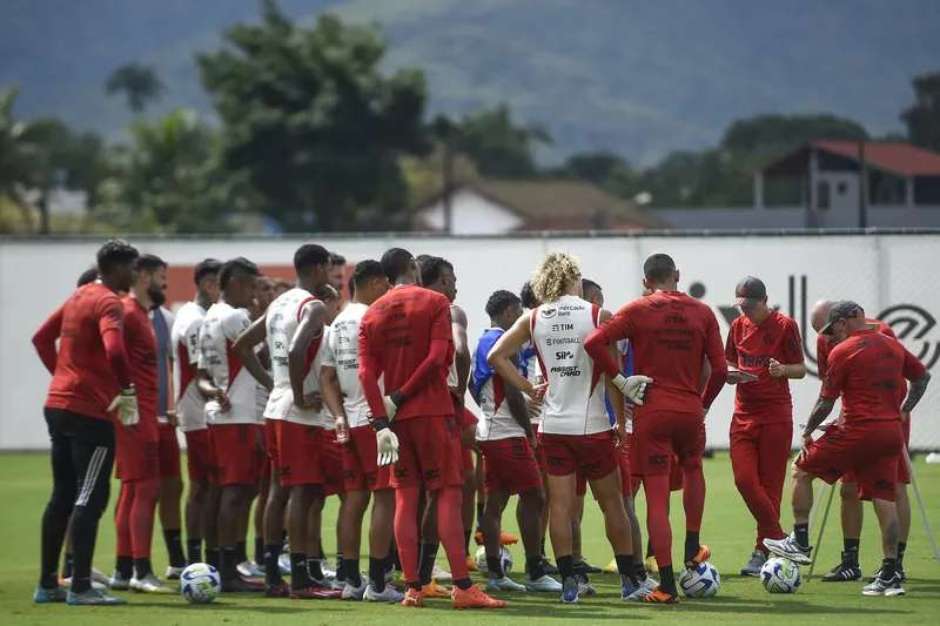 Elenco alternativo do Flamengo impressiona rivais, e termo 'time reserva  dos caras' viraliza nas redes sociais - Coluna do Fla