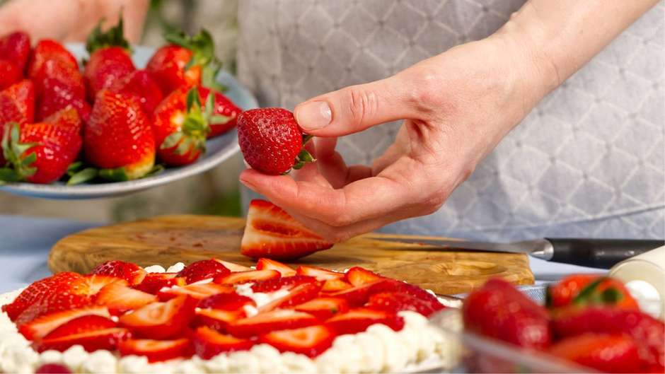 GELEIA DE MORANGO PARA RECHEIO DE BOLOS E SOBREMESAS