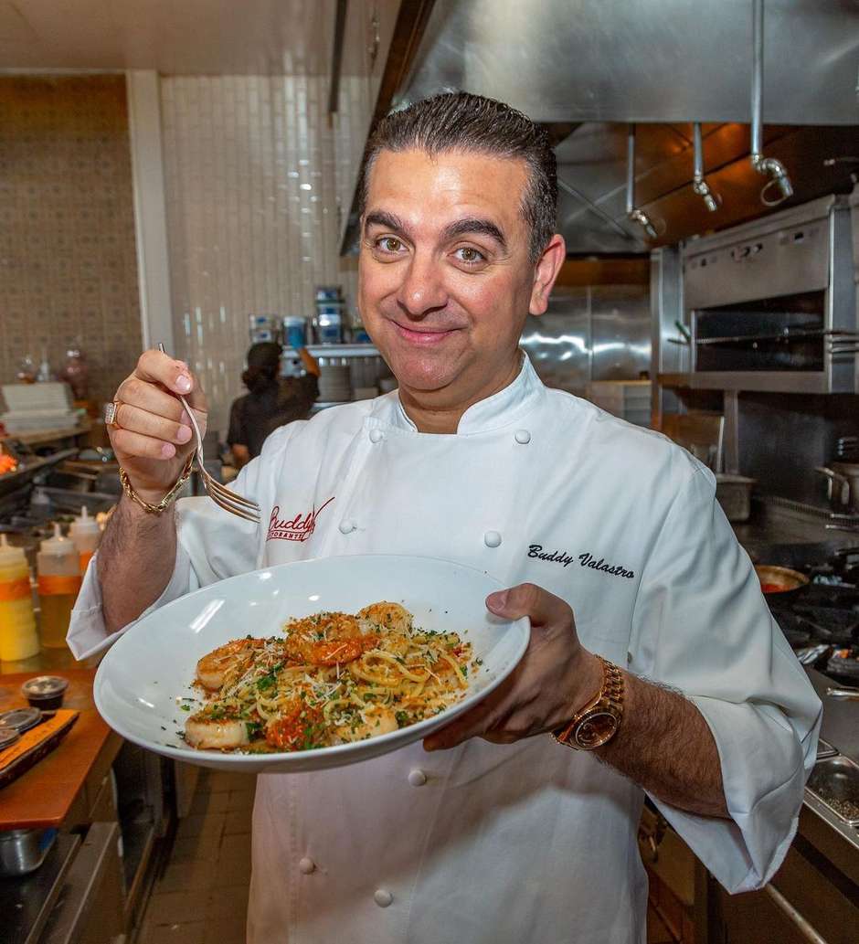 Buddy Valastro, o Cake Boss, revela como está sua mão após 5 cirurgias