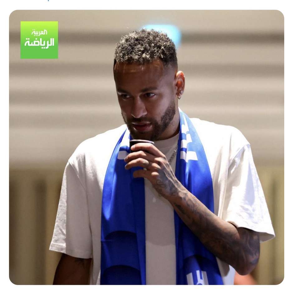 Perfis da Arábia Saudita Colocaram um emoji no crucifixo de Neymar pa