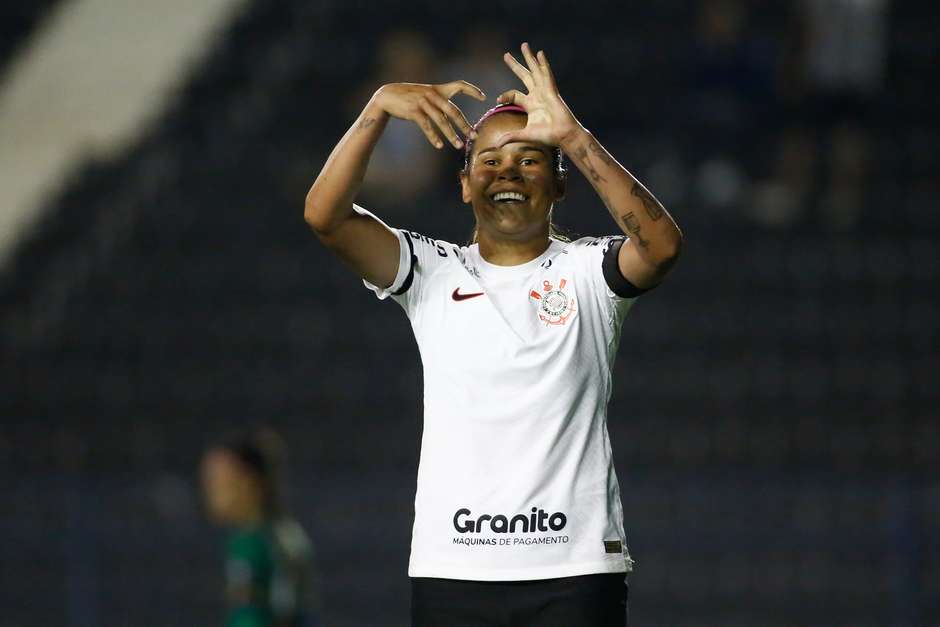 Vic Albuquerque celebra artilharia histórica do Corinthians e diz