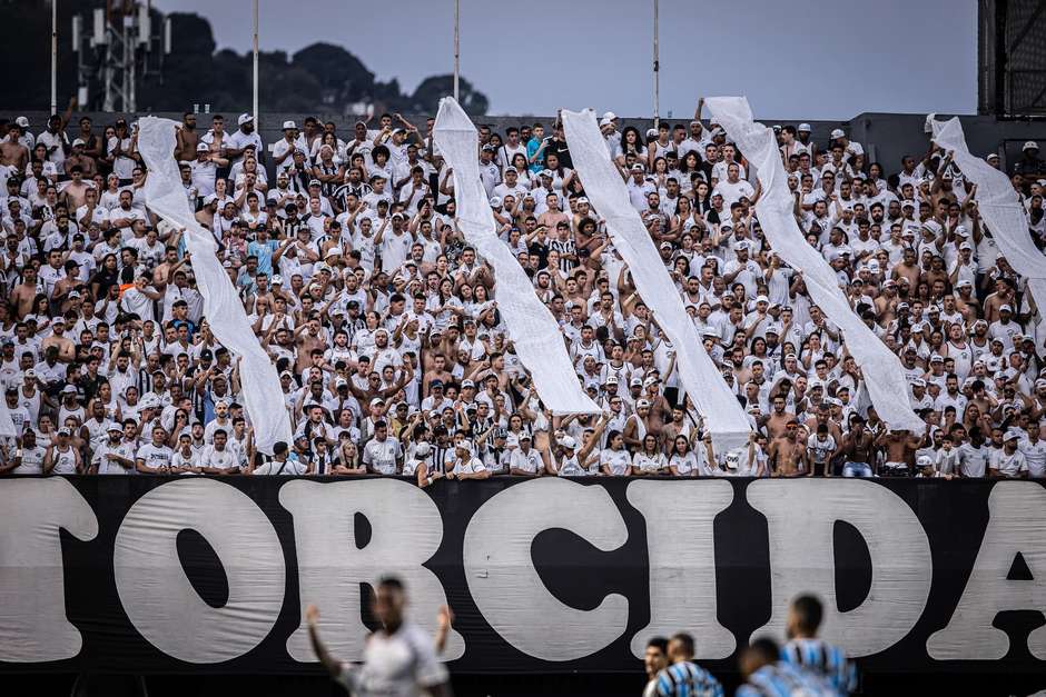 Santos perde oito mandos de campo pelas confusões no jogo contra o