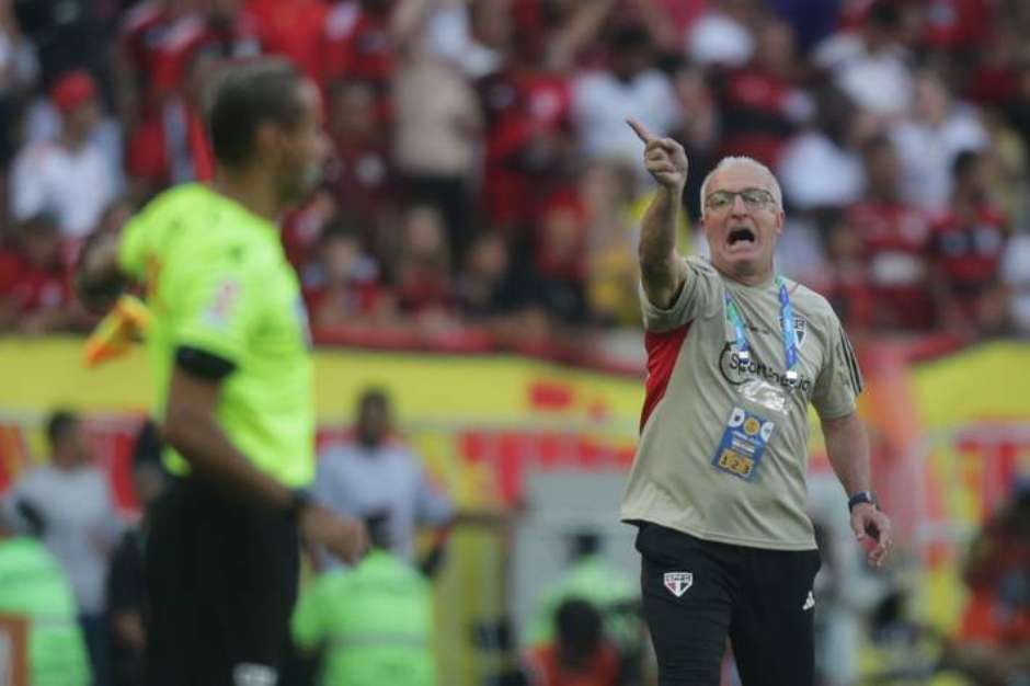 São Paulo bate o Flamengo no Maracanã e se aproxima do inédito título da  Copa do Brasil - Jogada - Diário do Nordeste