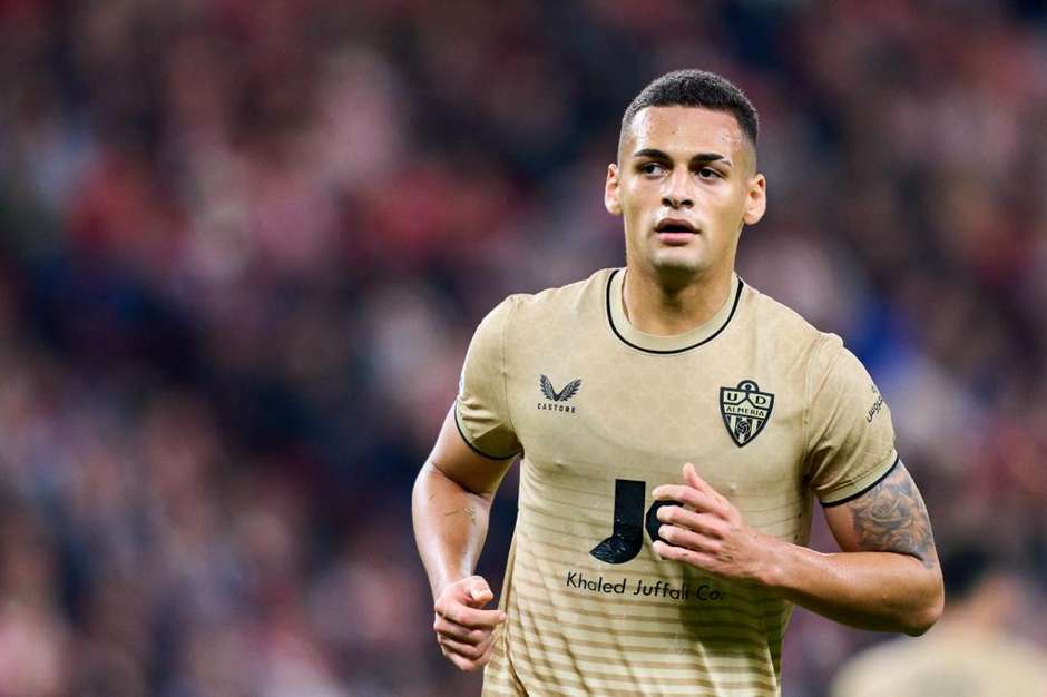 REFORÇO DA ESPANHA! Flamengo negocia com zagueiro da La Liga, que demonstra interesse no CRF