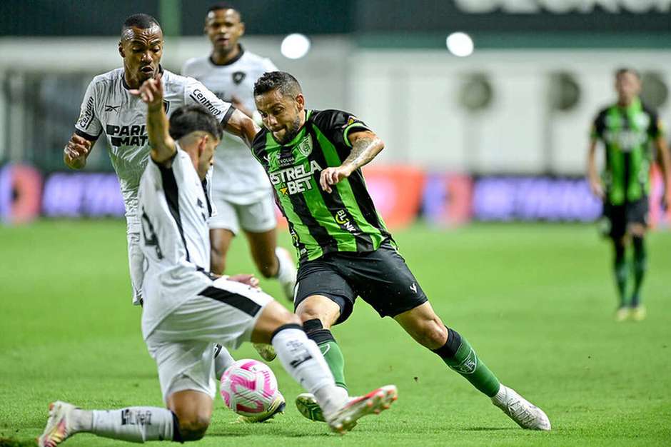 Definida a arbitragem para o jogo entre Corinthians x América-MG na Copa do  Brasil