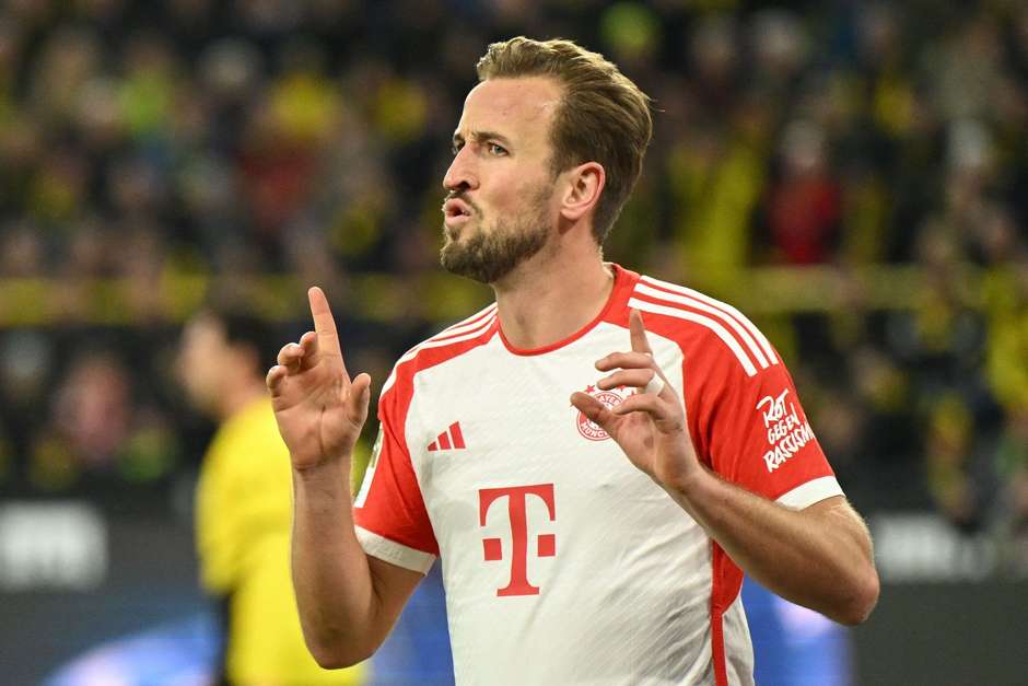 Kane brilha, Bayern de Munique goleia o Borussia Dortmund e segue na busca  da liderança da Bundesliga