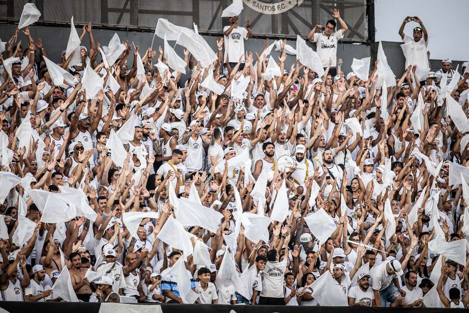 Torcida do Santos FC esgota ingressos para jogo contra o Fluminense