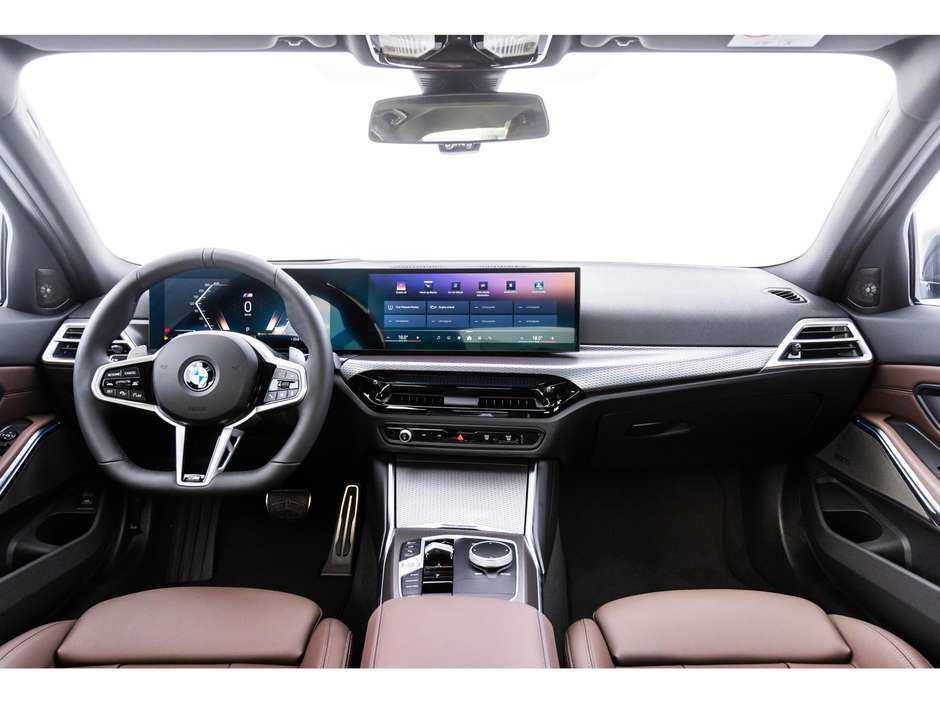 BMW 320i 2025 chega ao Brasil com melhorias por dentro e por fora