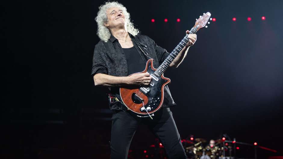 1896578508-brian-may-queen-