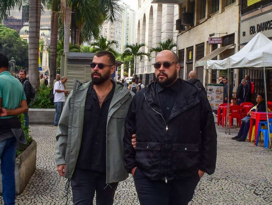 Velório Preta Gil: Tiago Abravanel e marido se reúnem para despedida dolorosa