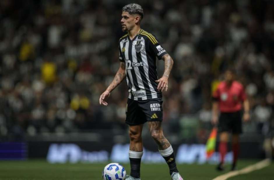 Botafogo tem interesse no lateral-esquerdo Rubens, ex-Atlético-MG