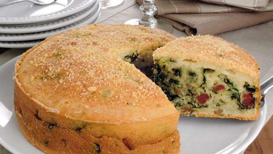 Guia da Cozinha - Torta salgada de liquidificador com espinafre e bacon  Foto: Guia da Cozinha