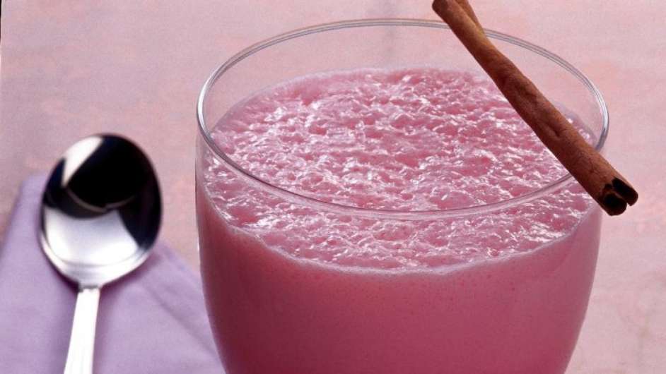 Guia da Cozinha - Iogurte caseiro de morango  Foto: Guia da Cozinha