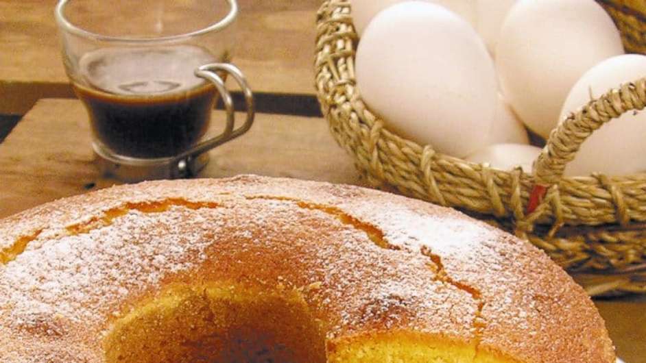 Guia da Cozinha - Receita de bolo de fubá fofinho  Foto: Guia da Cozinha