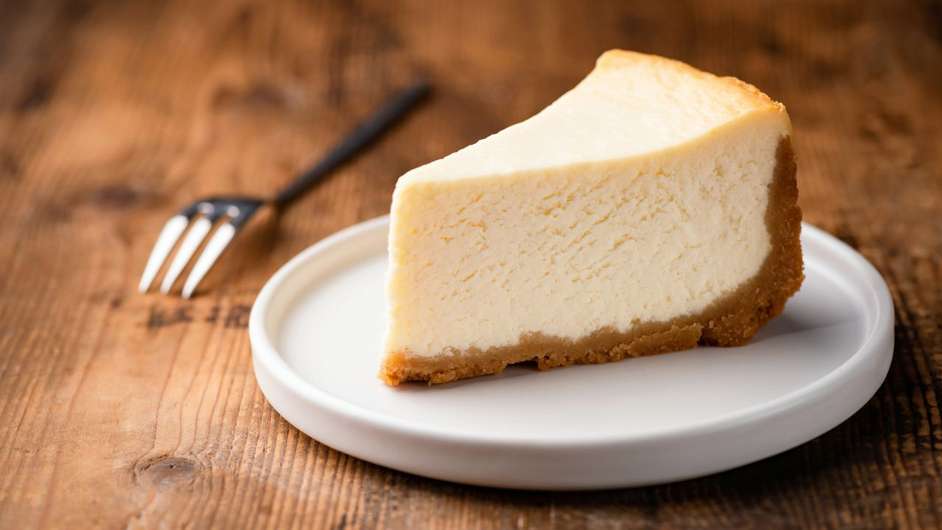 Veja o passo a passo para preparar um cheesecake vegano delicioso  Foto: Alto Astral