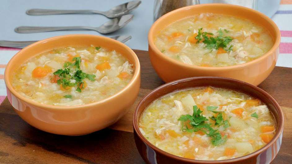 Guia da Cozinha - Lição de vó: uma boa canja para os dias frios  Foto: Guia da Cozinha