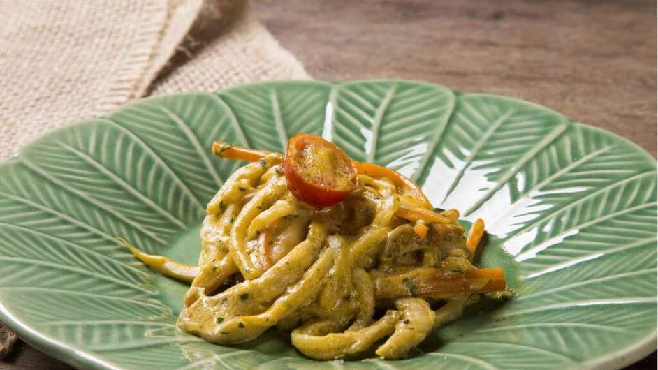 Guia da Cozinha - Espaguete de pupunha com tomate cereja: perfeito para um almoço vegano  Foto: Guia da Cozinha