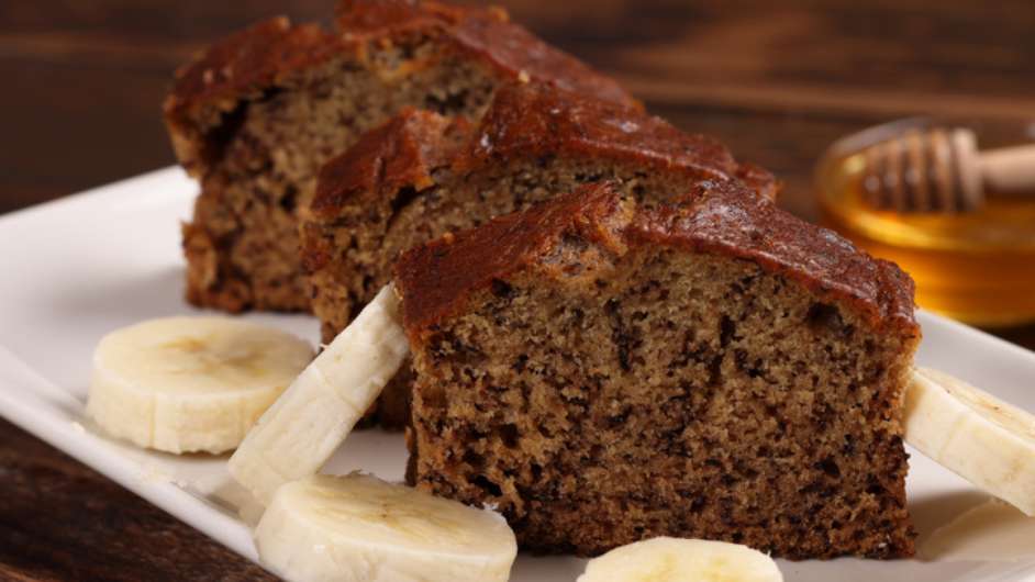 Receita de bolo de banana: opções simples, com aveia e caramelizada