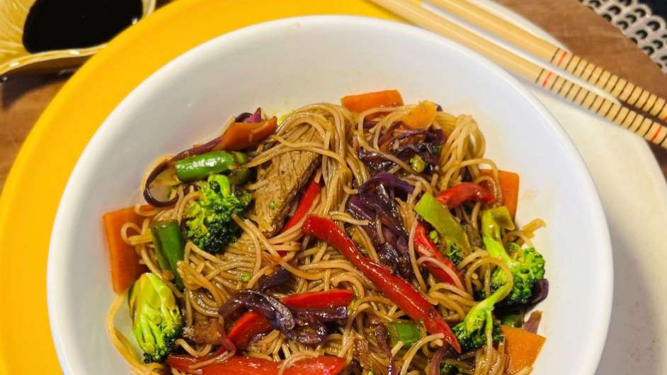 Yakisoba, como preparar em casa.  Foto: Bake and Cake Gourmet