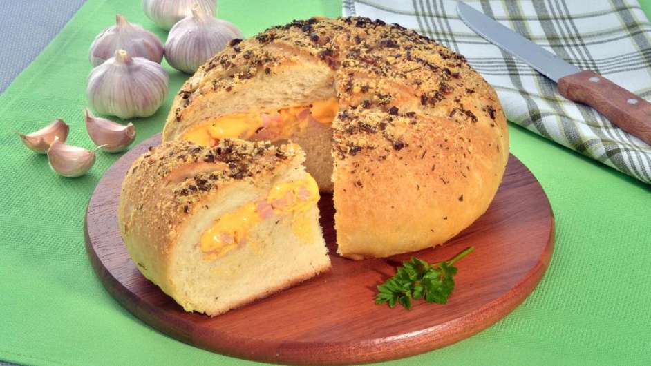 Pão de alho com queijo cheddar  Foto: Guia da Cozinha