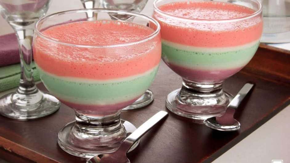 Mousse de gelatina colorida  Foto: Guia da Cozinha
