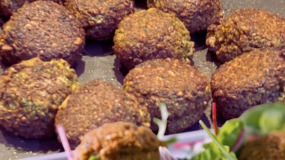  Falafel assado, muito perfeitos.  Foto: Bake and Cake Gourmet