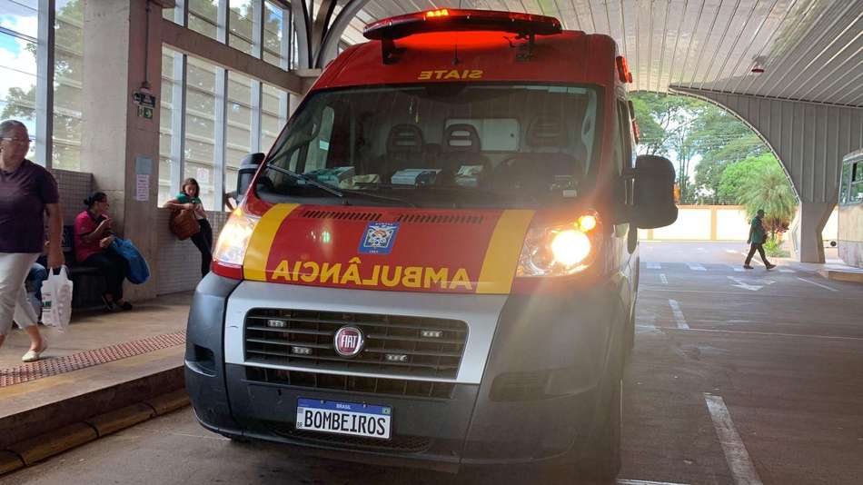Idoso tem problema clínico e cai de ônibus no Terminal Leste em Cascavel