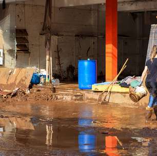 Cidade é destruída pela 3ª vez por enchentes: 'Não temos mais lágrimas'