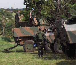 SP: militares testam blindado que pode ser levado à Missão de Paz