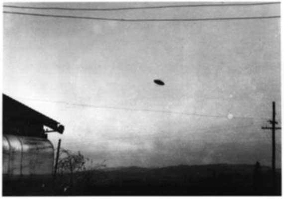 En 1950 tomaron una fotografía en McMinnville que salió publicada en la revista Life y según dijeron los que saben es una de las fotos referenciales en visualizaciones de OVNIs más creíbles.