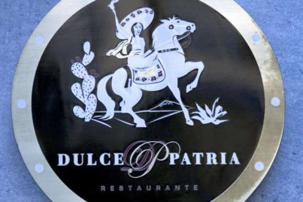 Dulce Patria recrea la fantasía culinaria, la cocina popular y el encanto de las tradiciones urbanas de la gran metrópoli. Está en el top 10 de restaurantes de la Ciudad de México en el sitio TripAdvisor.com.mx