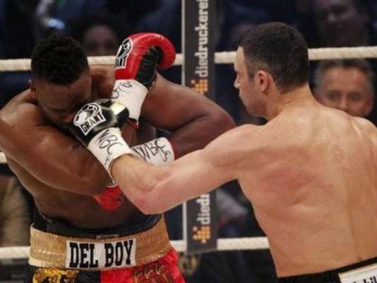 Vitali Klitschko y Dereck Chisora disputan hoy el título pesado del CMB en una pelea celebrada en Munich, Alemania.