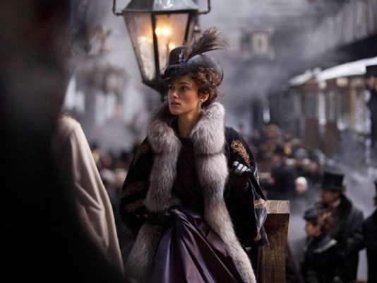 Han salido a la luz los primeros fotogramas oficiales de Keira Knightley en su caracterización de 'Anna Karenina', para la película del mismo nombre.