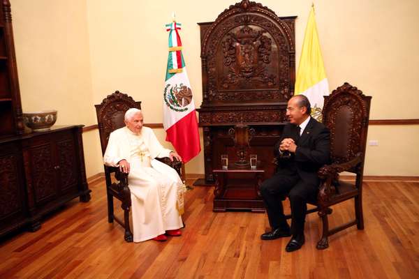El Papa Benedicto XVI y el presidente de México, Felipe Calderón Hinojosa, iniciaron un encuentro privado en la Casa del Conde Rul de Guanajuato, sede de la representación del gobierno de ese estado.