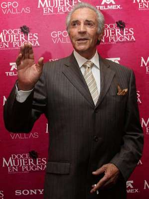 El actor Julio Alemán falleció el 11 de abril de 2012. Su carrera artística se extendió por casi seis décadas y abarcó actuaciones en cine, teatro y televisión.