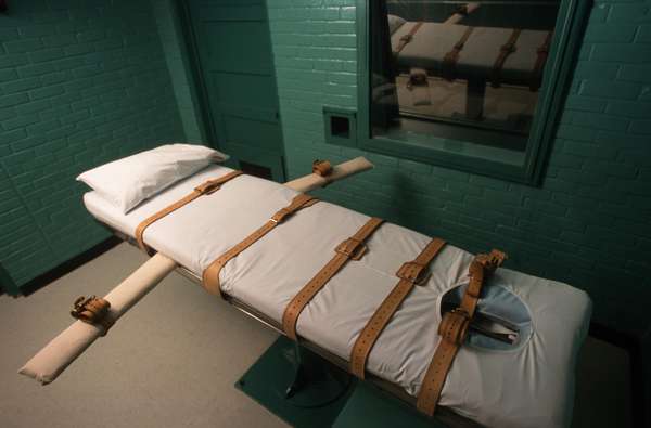 Texas es uno de los estados más severos en cuanto a la aplicación de la pena de muerte. Para el 26 de abril, está prevista la ejecución de Beunka Adams, un afroamericano condenado por un asesinato ocurrido hace casi diez años. Será en Huntsville, donde hasta el año pasado, se han ejecutado más de 480 reos desde que se reinstauró la pena capital en Estados Unidos en 1976.