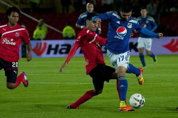 El delantero vallenato marcó dos tantos y le entregó la victoria 2-1 al cuadro azul contra Medellín, en El Campín. Humberto Osorio Botello es el goleador del campeonato con 10 anotaciones.