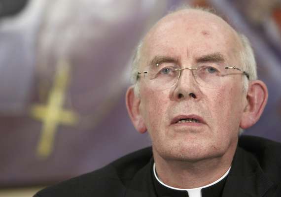 El primado de la Iglesia católica irlandesa, el cardenal Séan Brady, aseguró que no dimitirá de su cargo después de que un documental de la cadena británica BBC le haya acusado de ocultar los abusos sexuales cometidos por un cura pederasta.