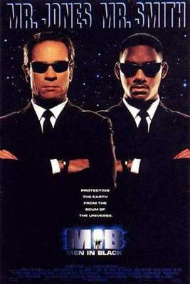 Pocos días distan del estreno de “Hombres de Negro 3” (“Men in Black III”), cinta que repite a la dupla Will Smith/Tommy Lee Jones como los agentes J y K, respectivamente, y que suma actores como Josh Brolin (Agente K de joven), Emma Thompson (Agente O), Nicole Scherzinger (Lily Poison) y la curiosa participación de Lady Gaga como un extraterrestre (parecida a la aparición del fallecido Michael Jackson en la segunda entrega como el Agente M). La mayoría, sin embargo, poco deben recordar de las películas que precedieron este filme. Por eso, Terra Perú trae una ayuda memoria de las anteriores historias.
