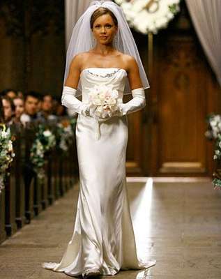 Vanessa Williams: ao viver Betty na série Betty, a Feia, em 2008, a atriz usou um vestido reto tomara-que-caia criado por Vera Wang
