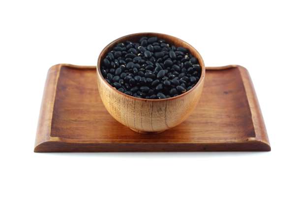 1. Feijão preto - Esse é o primeiro alimento da lista dos mais poderosos aliados do emagrecimento, segundo o site Health. Uma xícara desse grão possui cerca de 15 g de proteína. No entanto, não apresenta gordura saturada como outras fontes de proteína como carne vermelha, por exemplo