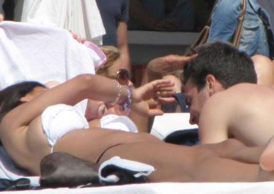 Cesc Fàbregas pasó unos días de descanso con su novia Daniella Seeman en ibiza