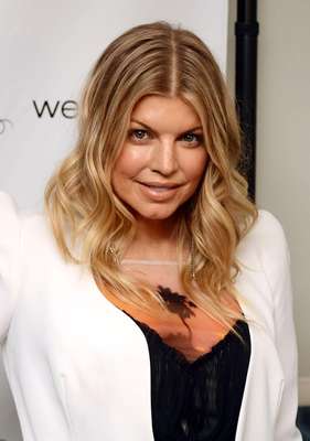 Fergie é uma dessas mulheres que demonstram estar sempre bem com o corpo e com a mente. A cantora compartilhou com o site da revista Self algumas dicas de como se mantém linda e feliz, apesar da agitada vida em cima dos palcos. Confira