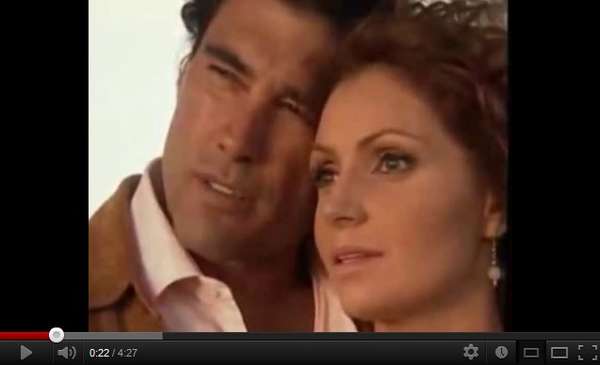 En el 2007 Ángelica Rivera tenía los ojos del mundo puestos hacia ella por su protagónico en la telenovela de Televisa, Destilando Amor. Pero de ‘La Gaviota’, como se llamó su personaje ha pasado a ser la Primera Dama de México. Primero, cuando su esposo fungió como gobernador del estado de México y ahora como Primera Dama de la nación, si el Instituto Federal Electoral (IFE)confirma los resultados con el recuento de votos.