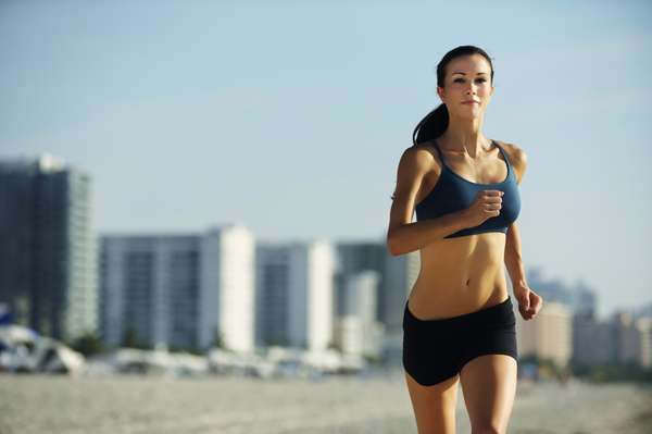 Malhar e ver resultados o mais rápido possível é o que todo mundo deseja, e, na busca pelo corpo perfeito, muita gente se esquece de algo fundamental antes de começar o treino - a alimentação