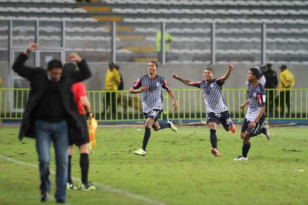 Alianza Lima y Sporting Cristal se miden en el Estadio Nacional por la fecha 26 de la Copa Movistar.