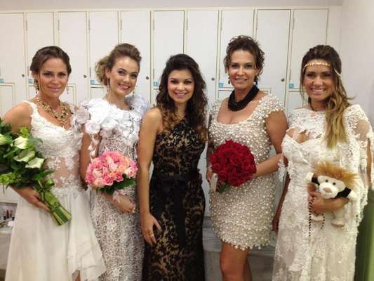 Solange Frazão, Mara Bastos, Janaína do Mar, Patrícia Naves, Thais Pacholek, Gigi Monteiro e Josy Oliveira se vestiram de noivas para um desfile temático realizado no SantAnna Golf Club, em Amparo