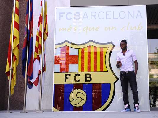 Alex Song was officially introduced as a memeber of FC Barcelona Monday.